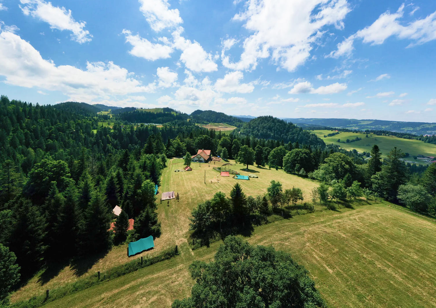 Scoutisme Neuchatel - location chalet - cadre naturel