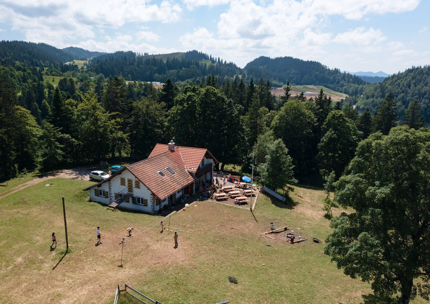 Scoutisme Neuchatel - location chalet - vaste terrain